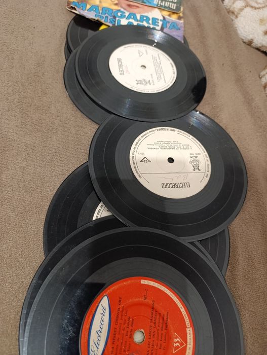 Vând discuri vinil