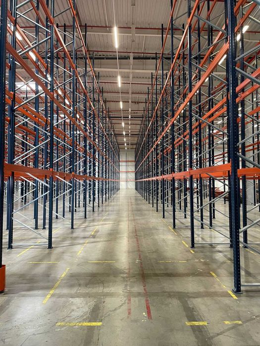 Rafturi metalice industriale si soluții automatizare depozite + coboti