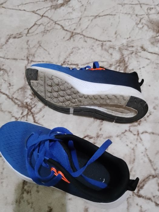 Продавам детски маратонки