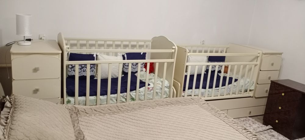 Продам два манежа