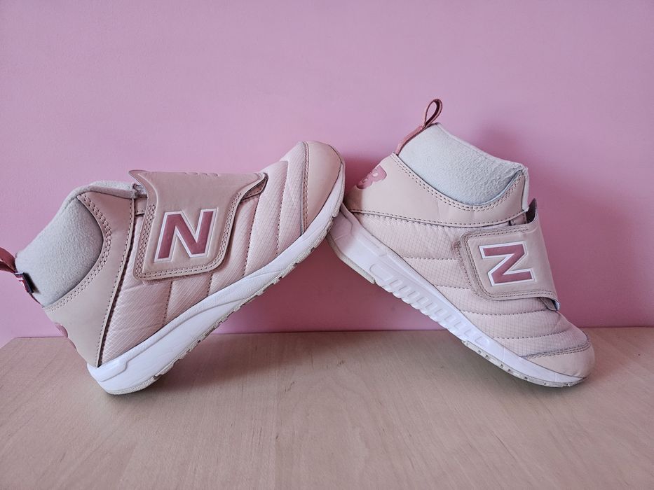 Боти New Balance номер 35