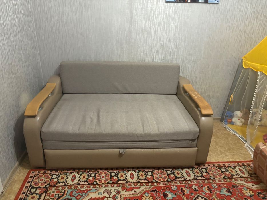 Продается б/у диван