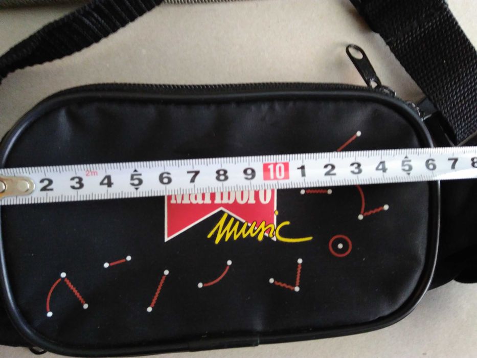 Чанти за кръста с функционални джобове