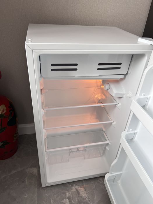 Маленький холодильник