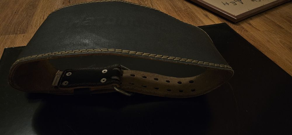 Harbinger 6" Padded Leather Weightlifting Belt