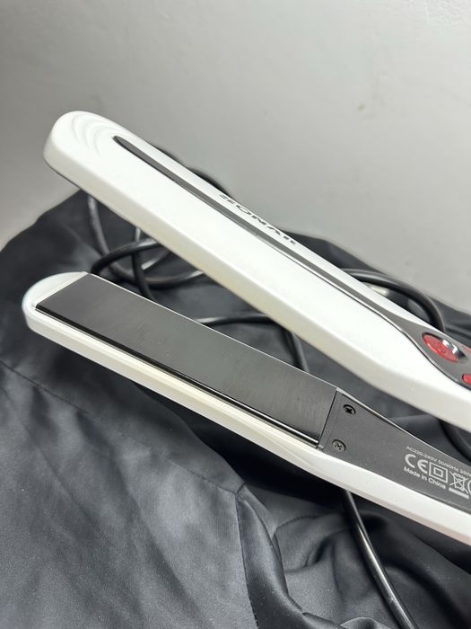 Placă pentru îndreptat părul Sonar