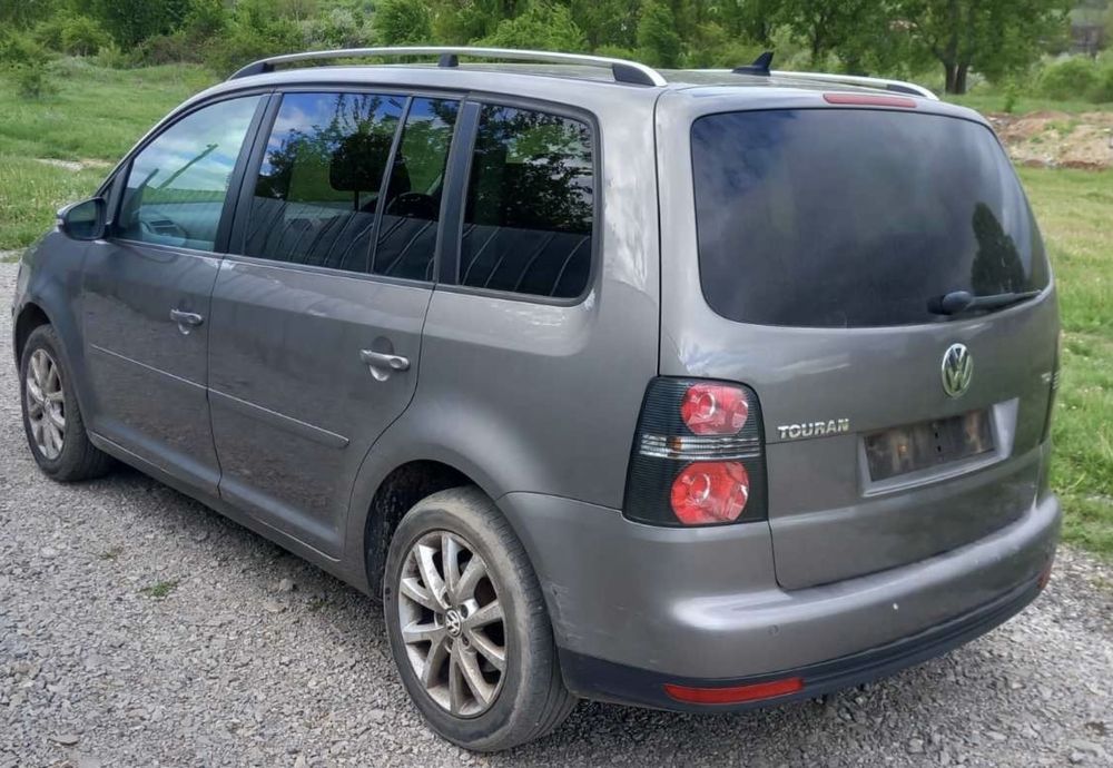 VW Touran 1.9tdi 6 скорости, 7 местен на ЧАСТИ