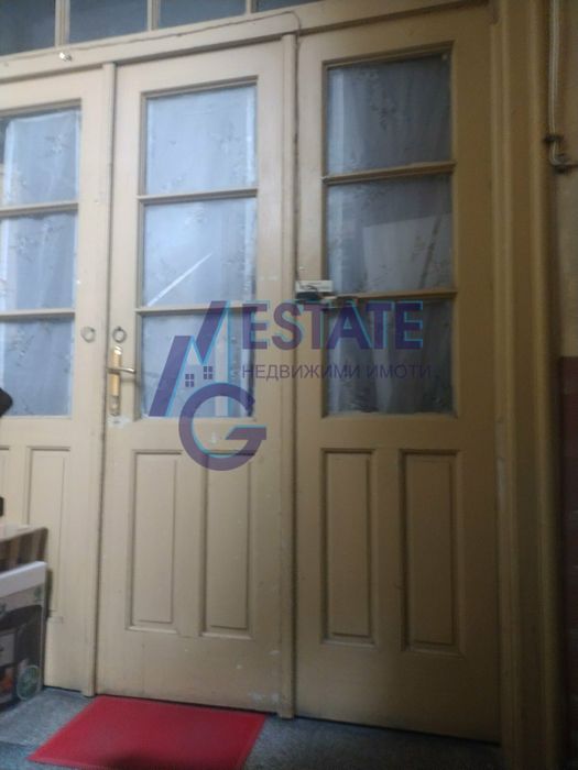 Етаж от къща в супер центъра на Бургас