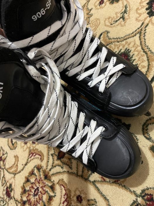 Коньки хоккейные