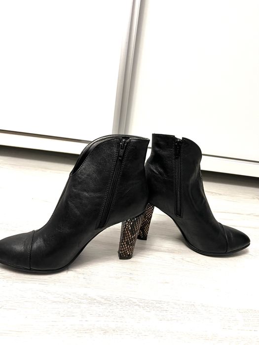 Botine din piele naturala elegante cu toc snake print