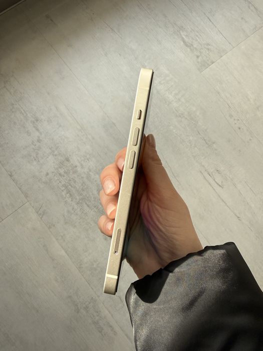 Продавам Iphone 14 128GB