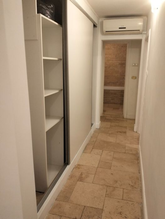 Vând apartament 3 camere decomandat strada cap. Ivan Anghelache etaj 1
