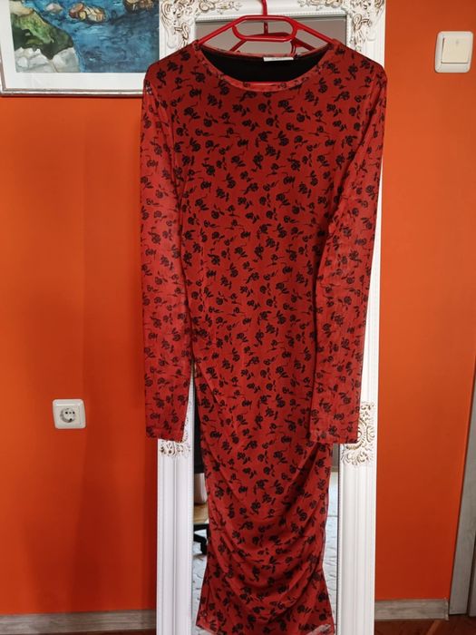 Чисто нова елегантна  рокля на Moves