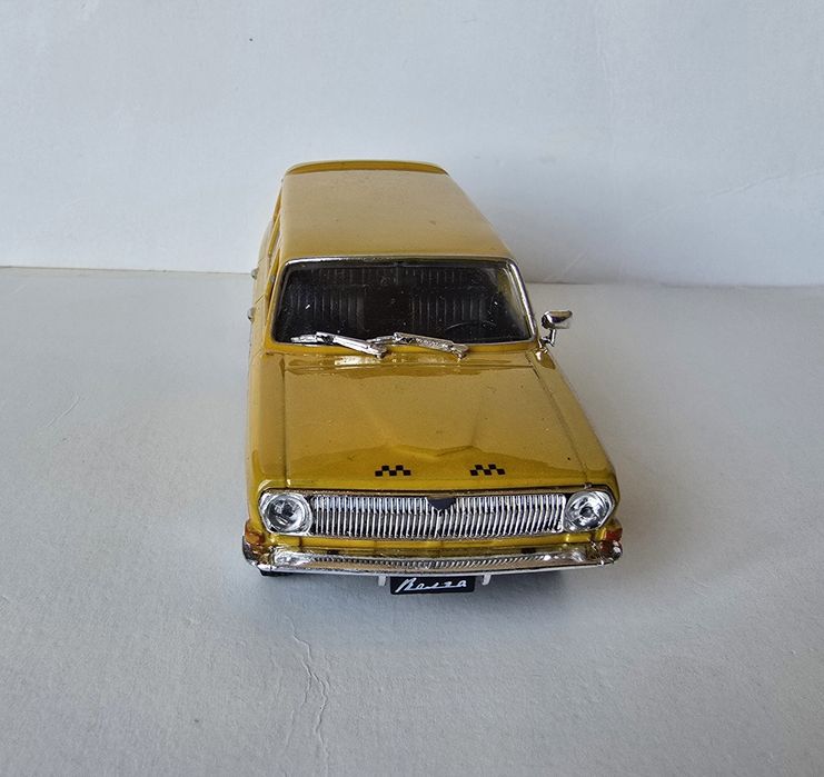 Продам модель автомобиля газ-2402 такси