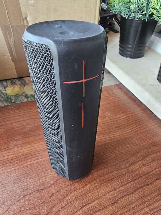 Продавам безжична тонколона Logitech UE Boom 2