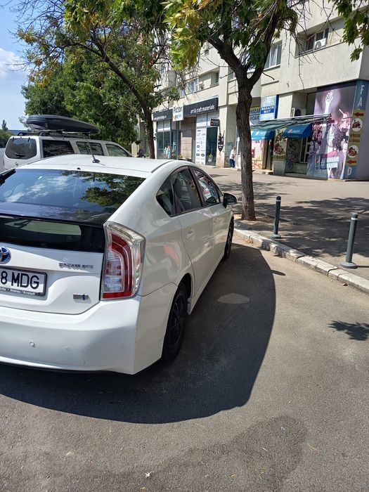 Inchiriez toyota prius 3 gpl 2014 uber bolt automata gpl hibrid