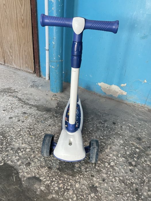 Продам самокат  трехколесный