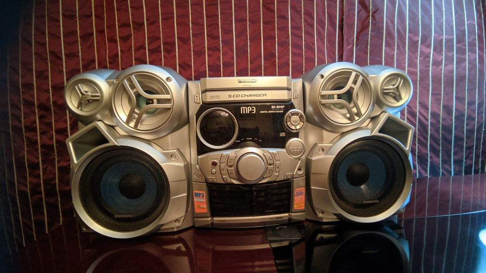 Музыкальный центр