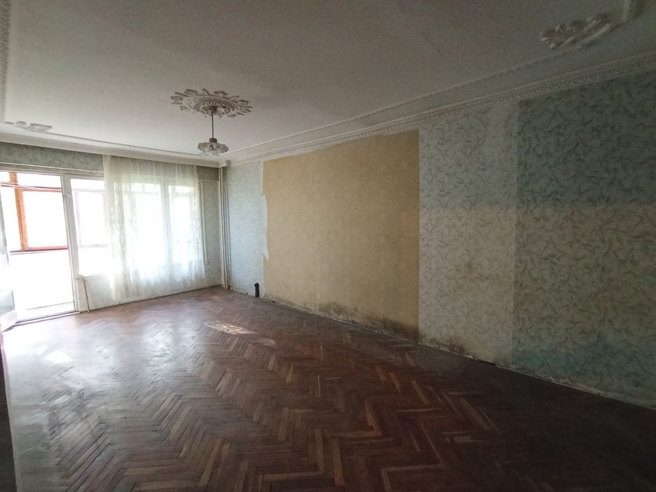 Продава се Двустаен апартамент в Варна, Цветен квартал - 64 кв.м за 1547 €/кв.м - Снимка #4