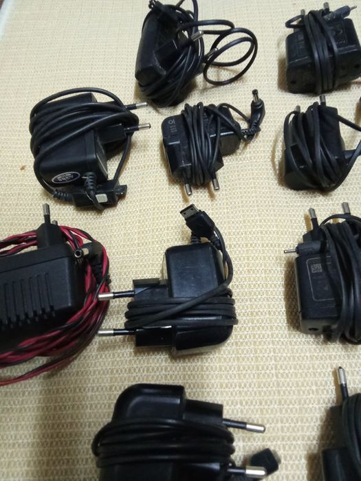 Продам разные зарядки кабели