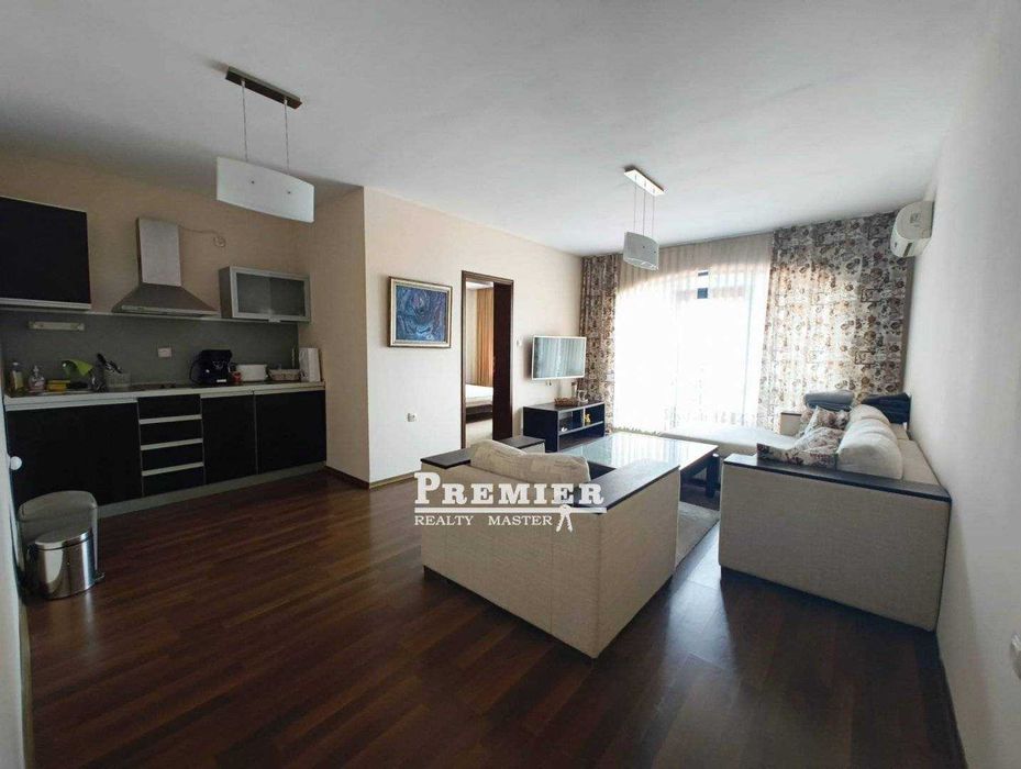 Продава се напълно обзаведен апартамент с две спални в комплекс Menada Villa Bonita