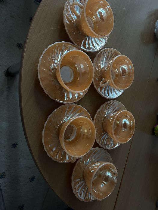 Два броя сервизи от аркопал с интересен метален отенък