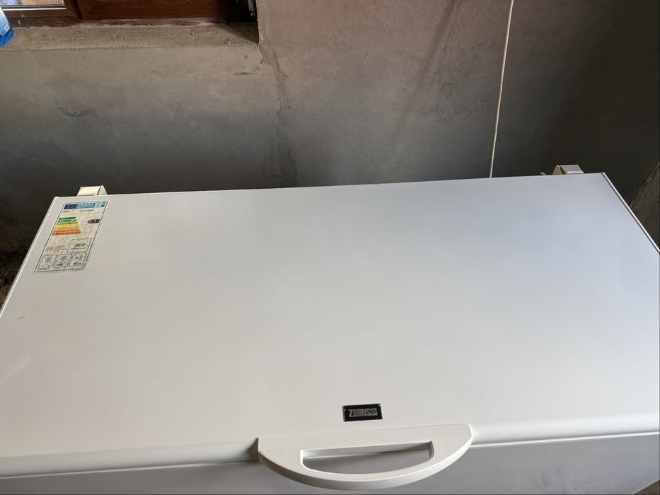 Lada frigorifica zanussi 400 litri