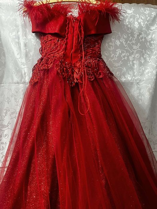 Продавам бална рокля