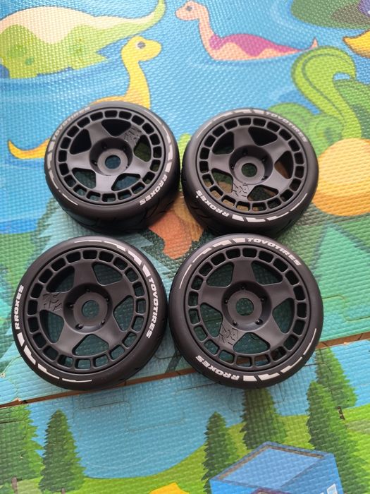 Гуми за рц кола 1.8