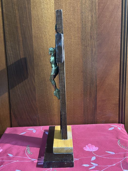 Crucifix Vintage din Lemn cu Isus din Alamă