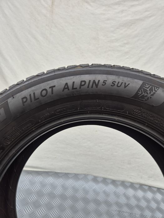 2бр 225 60 17 Michelin зимни 22г