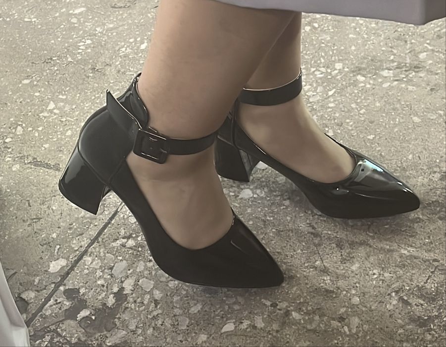 устойчивый каблук черный