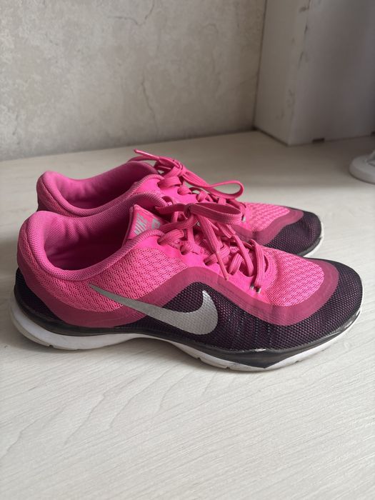 Кроссовки nike 38 р