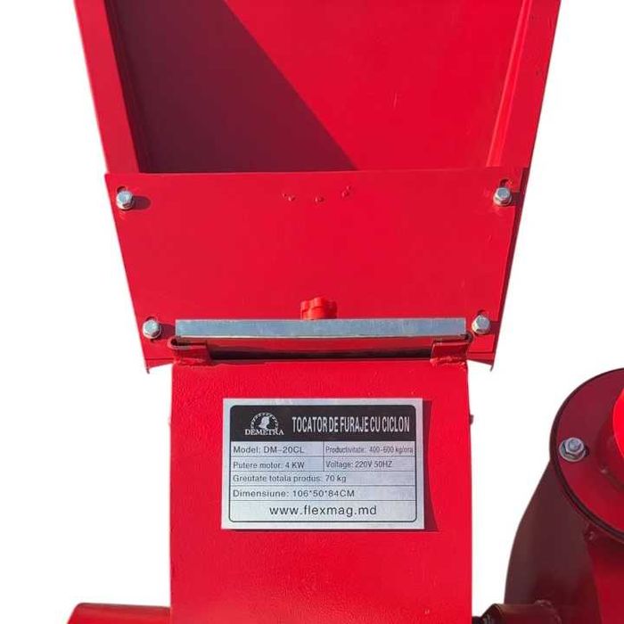 Tocator de furaje si cereale 400-30 cu turbina si ciclon, motor inclus Productivitate furaje	400 – 1000 kg/ora