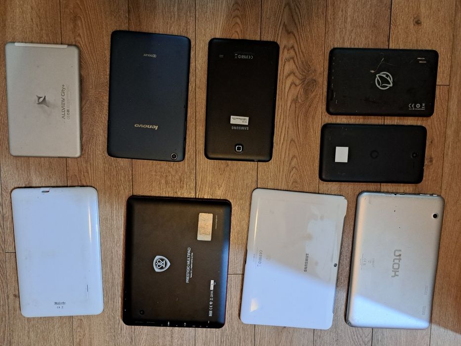 Tablete vintage nefuncționale