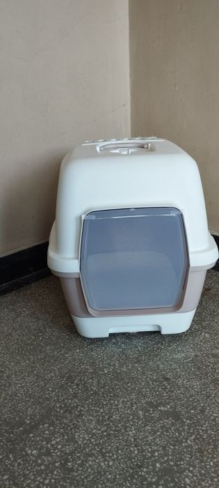 Котешка тоалетна
