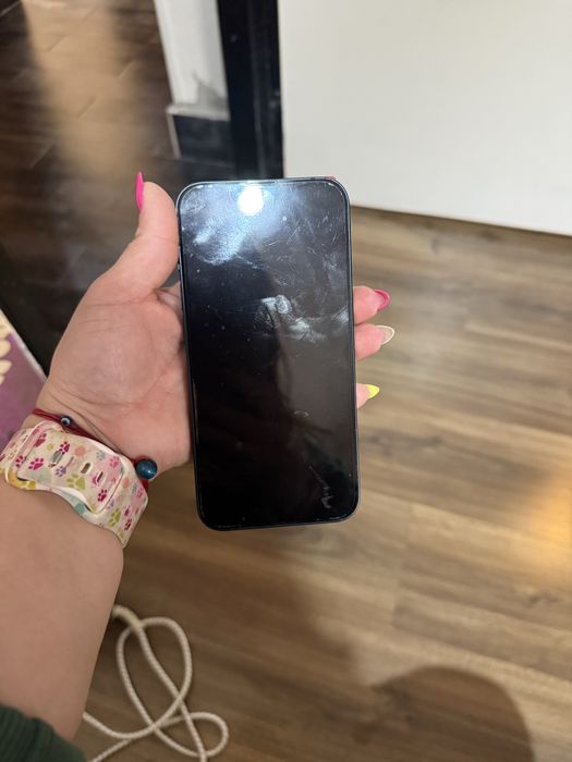 Iphone 13 с зарядно