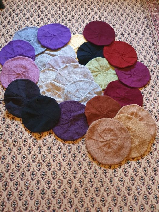 Vand berete tricotate pt femei