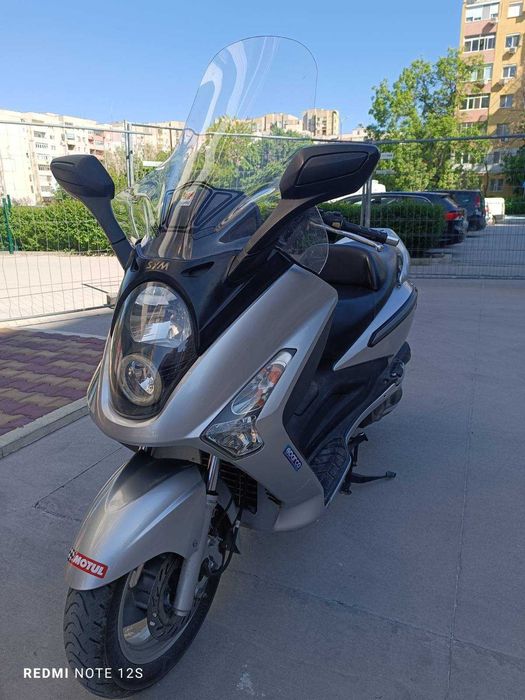 Продавам скутер SYM 250 кубика четиритактов
