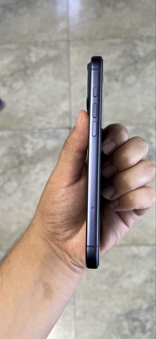 Iphone 17 pro max ko’k rangidan  2 simkarta joyiham utgan karopka dok