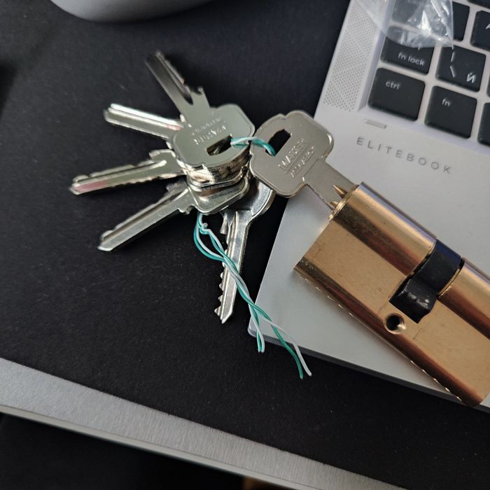 Секретен патрон Mauer Assa abloy с шест ключа