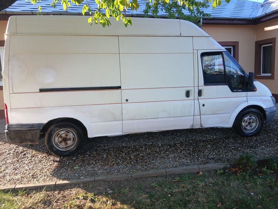 Vând Ford Transit