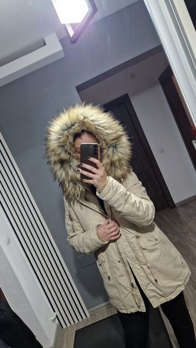 Geaca Bershka cu guler detașabil