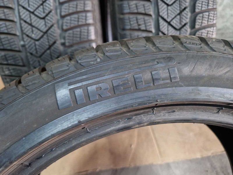 4 Pirelli R18 245/40
зимни гуми DOT3418