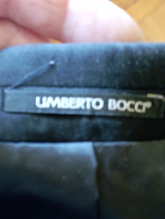 Черен официален костюм