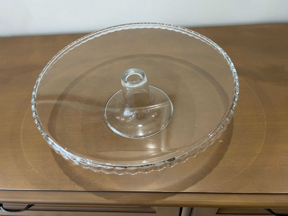 Стъклена поставка/плато за торта на столче