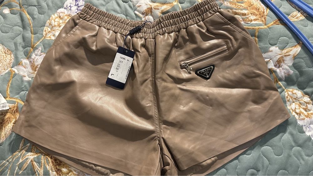 Шорты кожанный женская