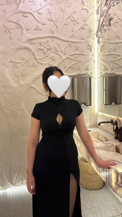 Платье с вырезом длина макси