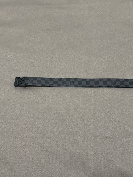 Vand curea Louis Vuitton neagra