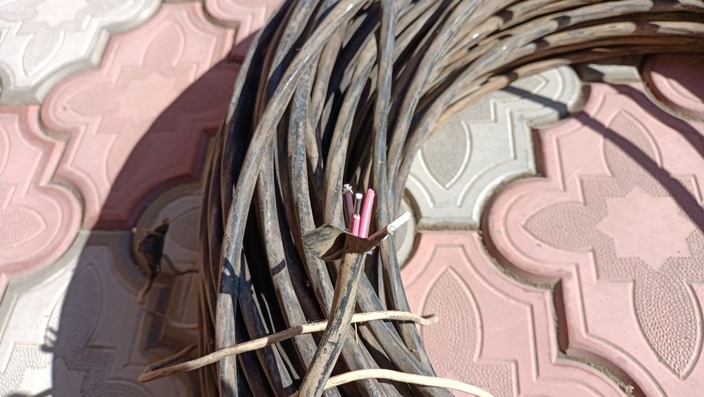 Кабель алюминиевый.